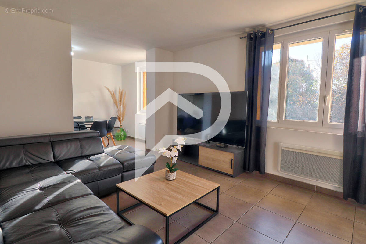 Appartement à VINON-SUR-VERDON