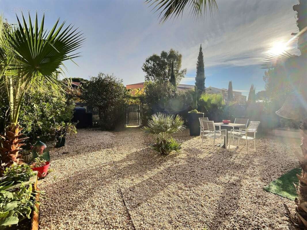 Appartement à LA LONDE-LES-MAURES