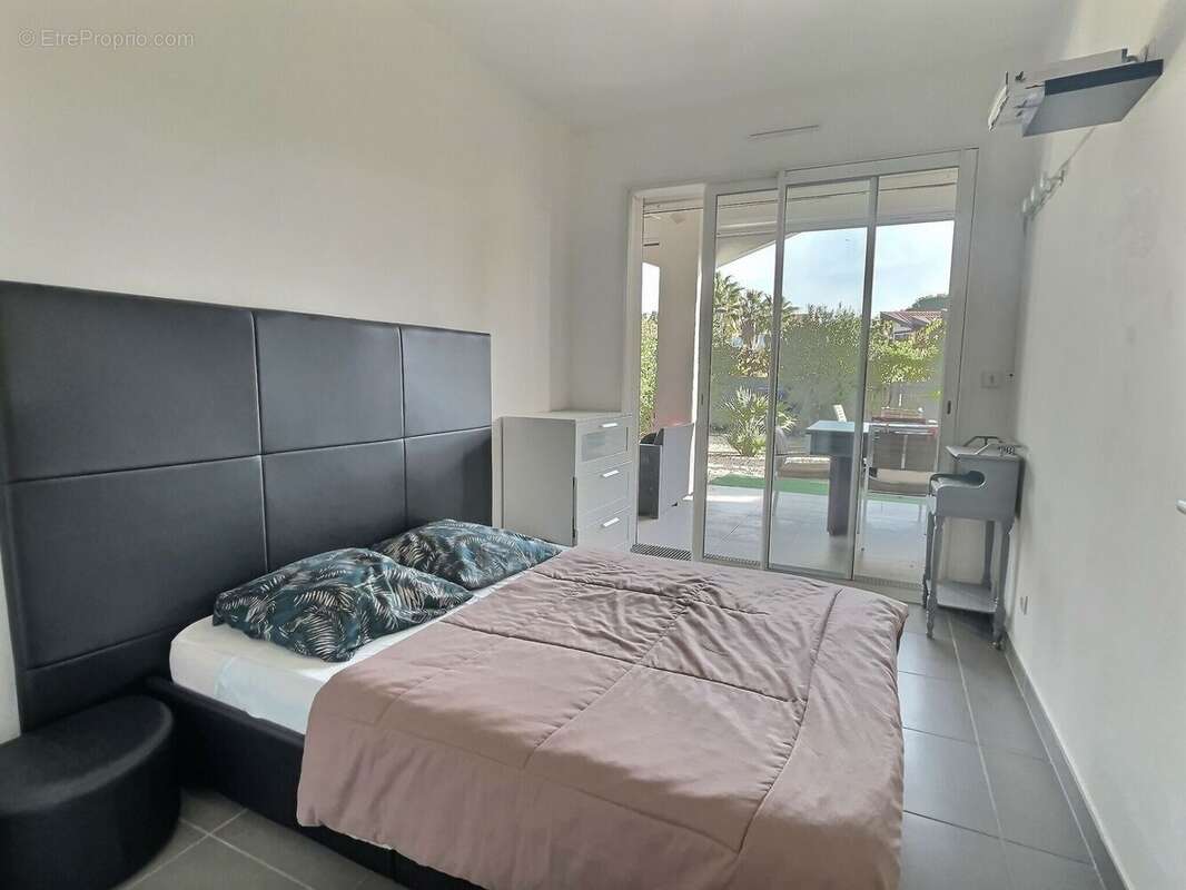 Appartement à LA LONDE-LES-MAURES