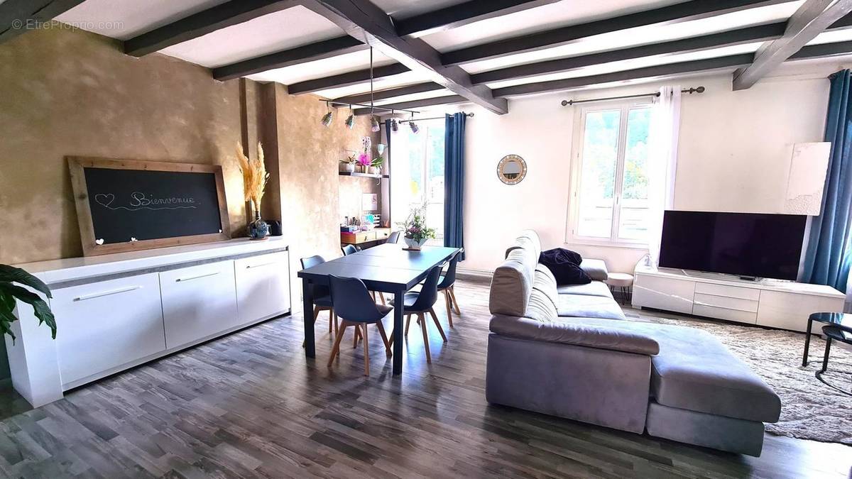 Appartement à SAINT-ETIENNE