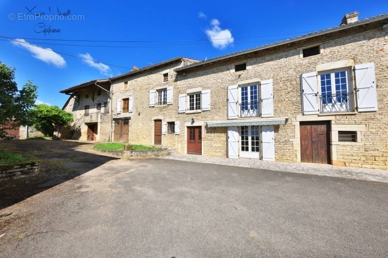 Maison à CLESSE