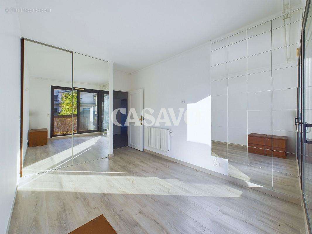 Appartement à NEUILLY-SUR-SEINE