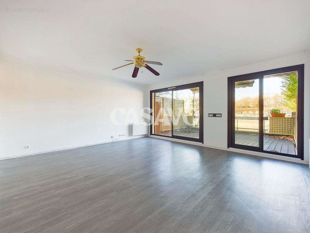 Appartement à NEUILLY-SUR-SEINE