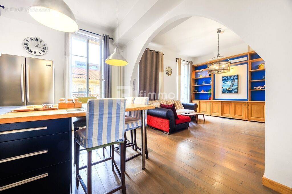 Appartement à MARSEILLE-2E