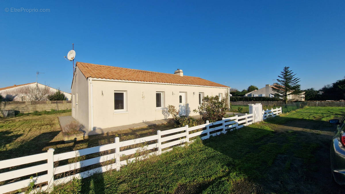 Maison à BOUIN