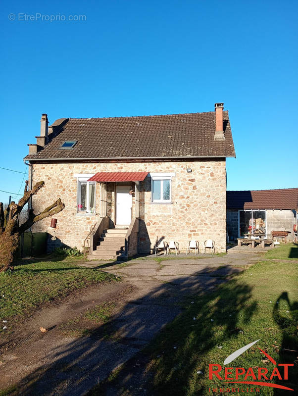 Maison à ORGNAC-SUR-VEZERE