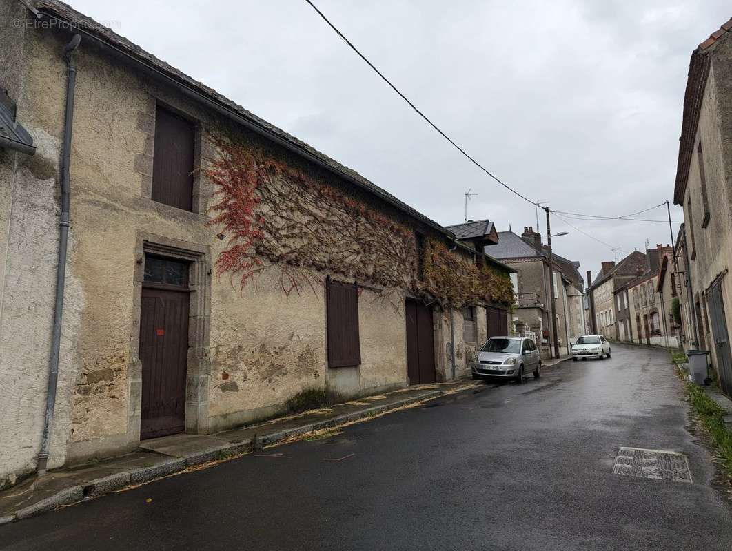 Appartement à LUSSAC-LES-EGLISES