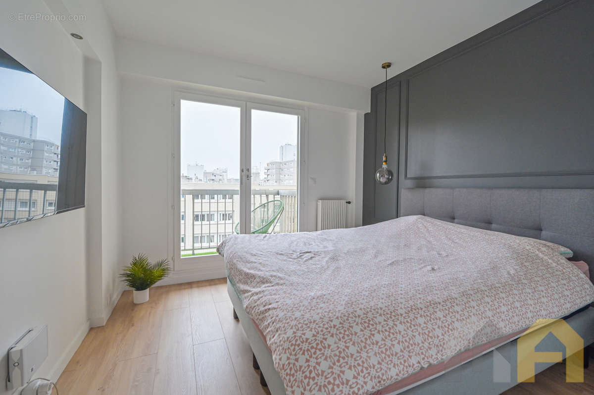 Appartement à COURBEVOIE