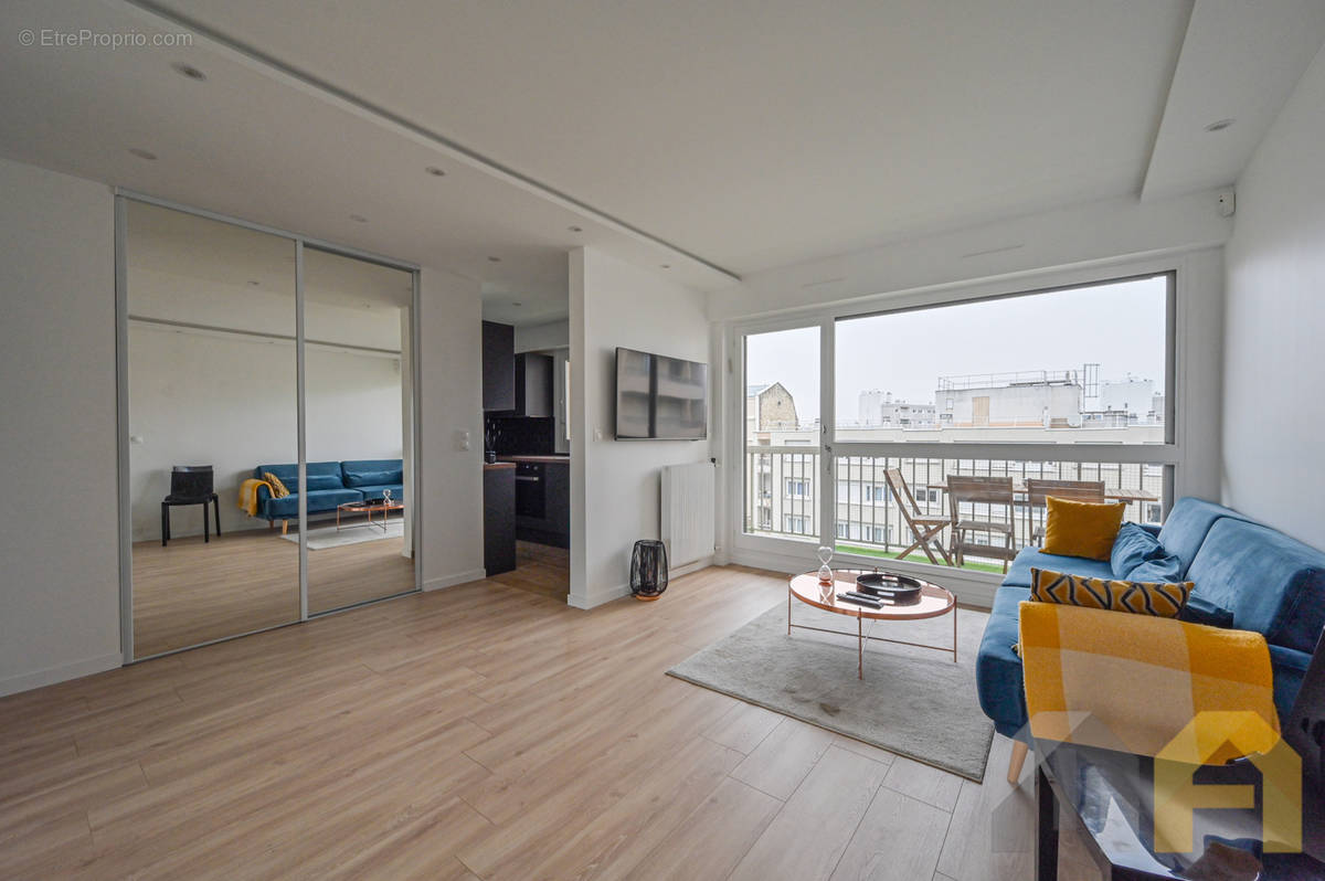 Appartement à COURBEVOIE