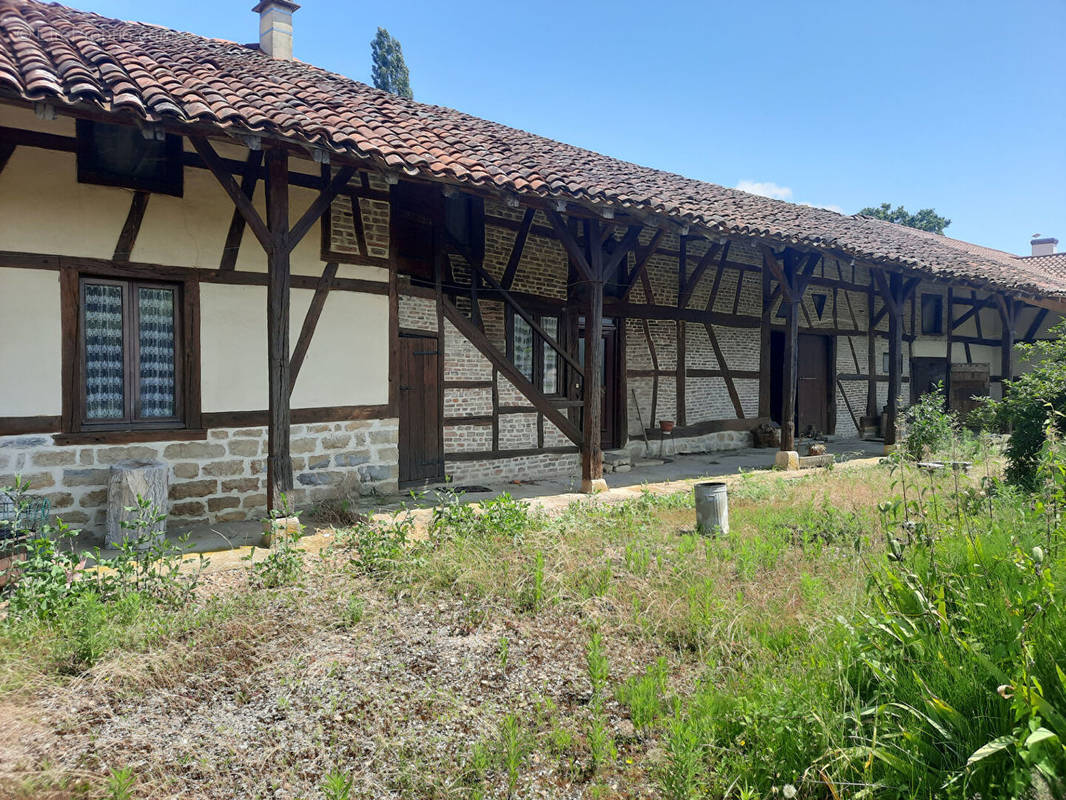 Maison à MONTREVEL-EN-BRESSE