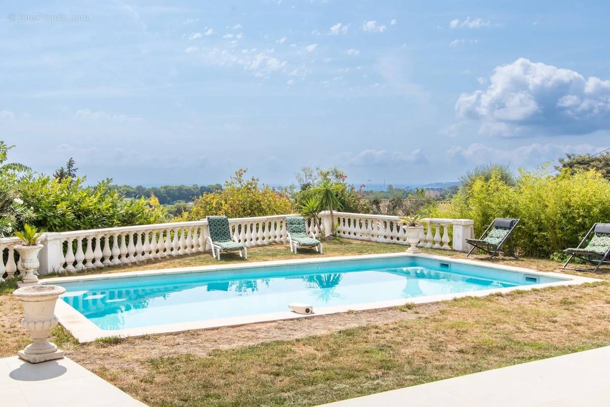 Maison à VILLENEUVE-LOUBET