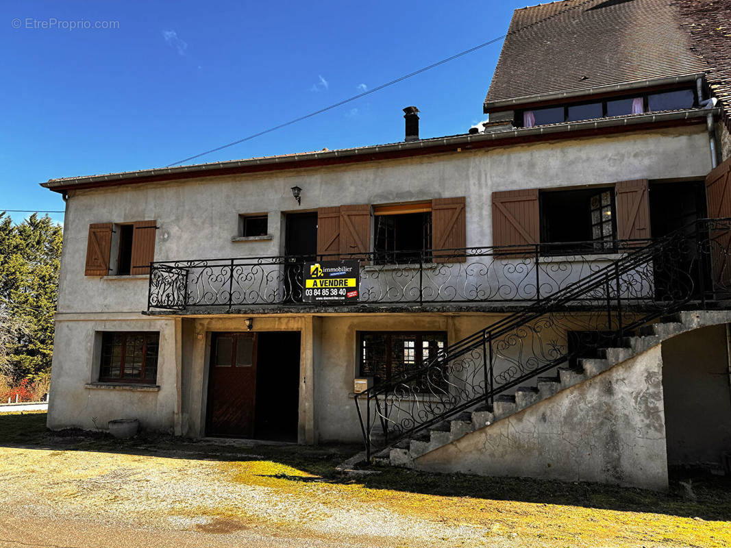 Maison à LONS-LE-SAUNIER