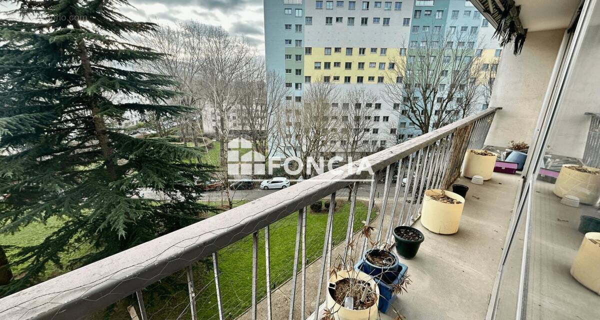 Appartement à FRESNES