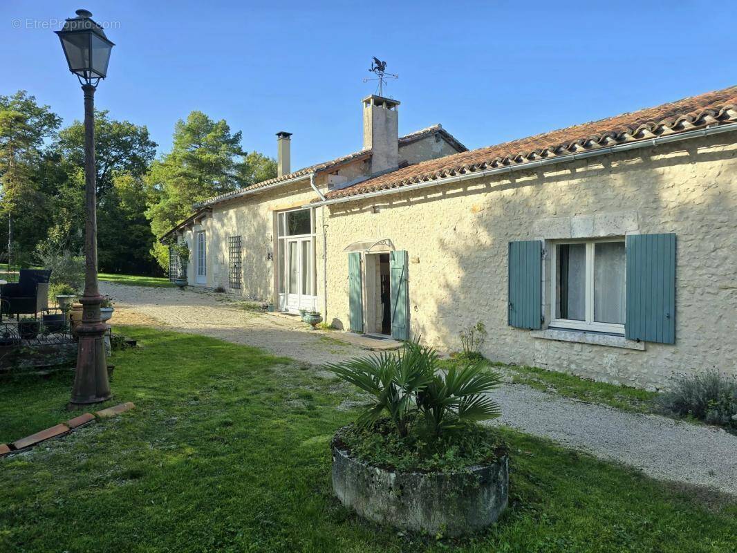 Maison à BOUTEILLES-SAINT-SEBASTIEN