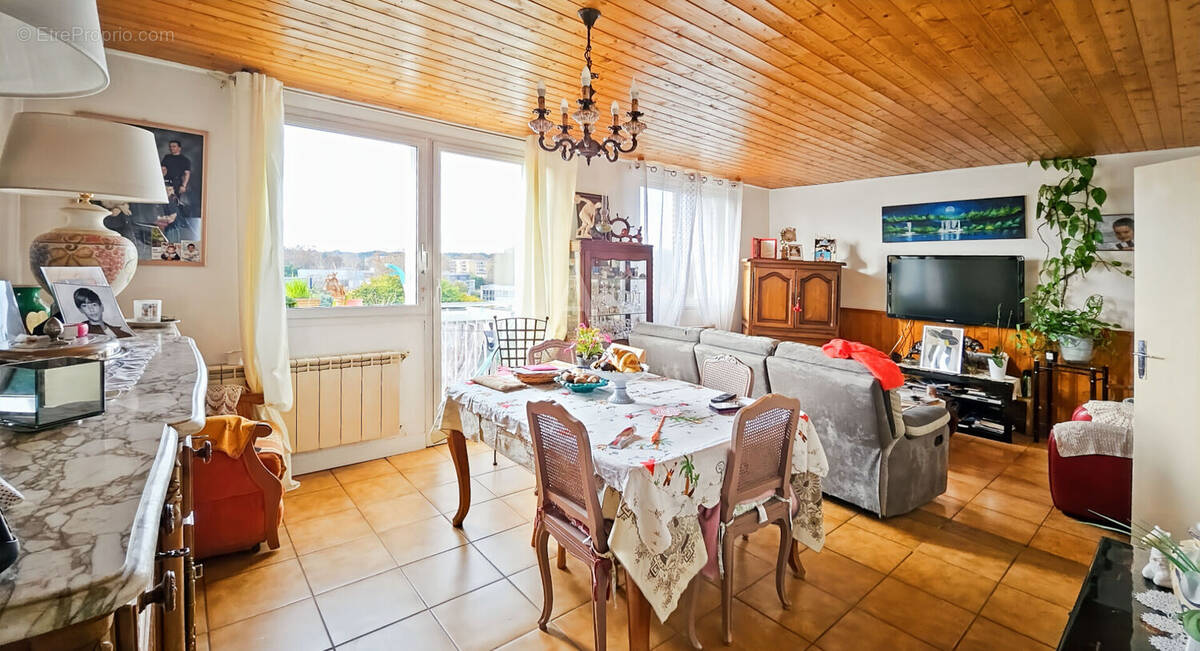 Appartement à VILLENAVE-D&#039;ORNON