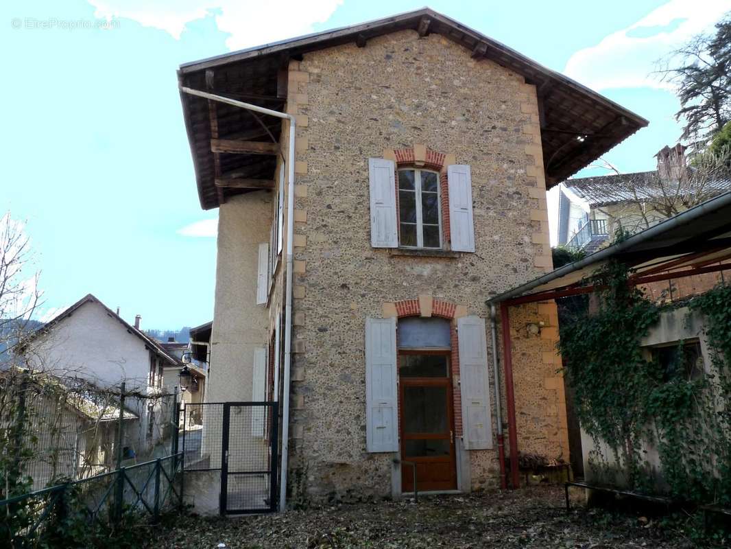 Maison à SAINT-GEOIRE-EN-VALDAINE