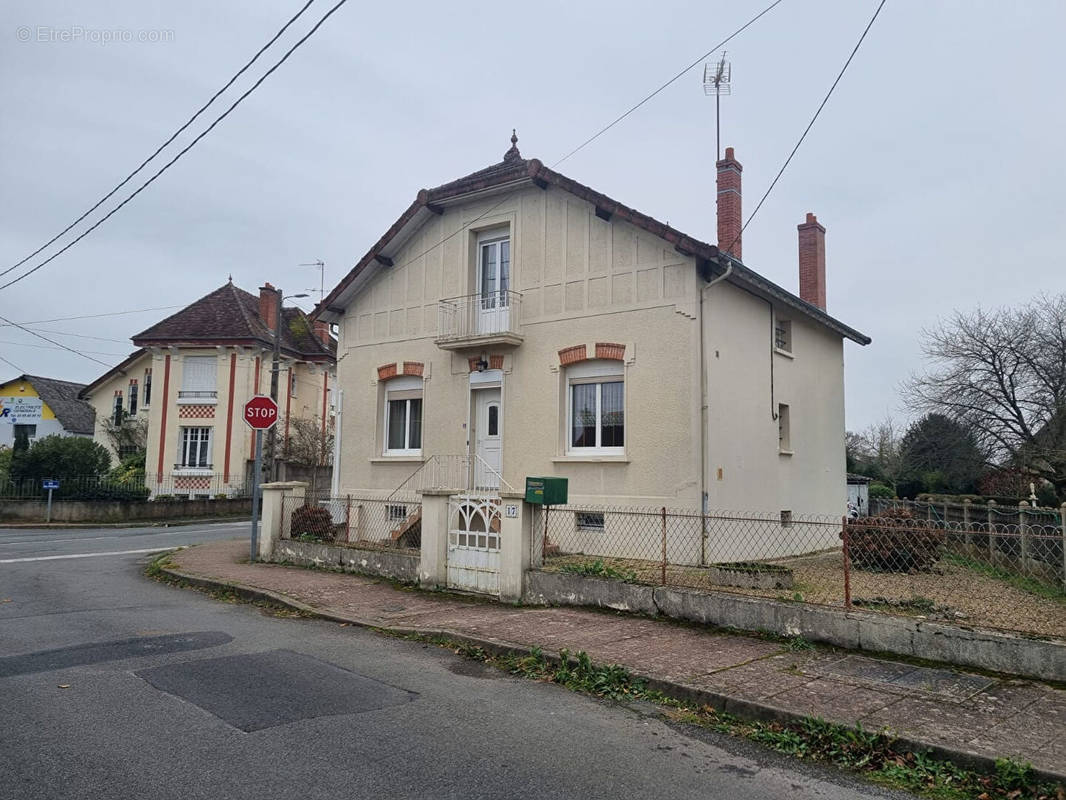 Maison à GUEUGNON