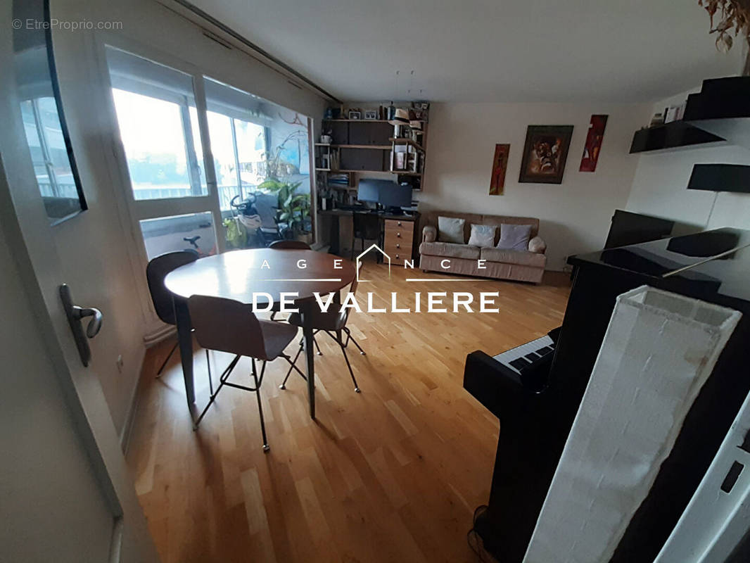 Appartement à NANTERRE