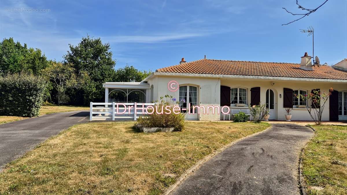 Maison à TALMONT-SAINT-HILAIRE