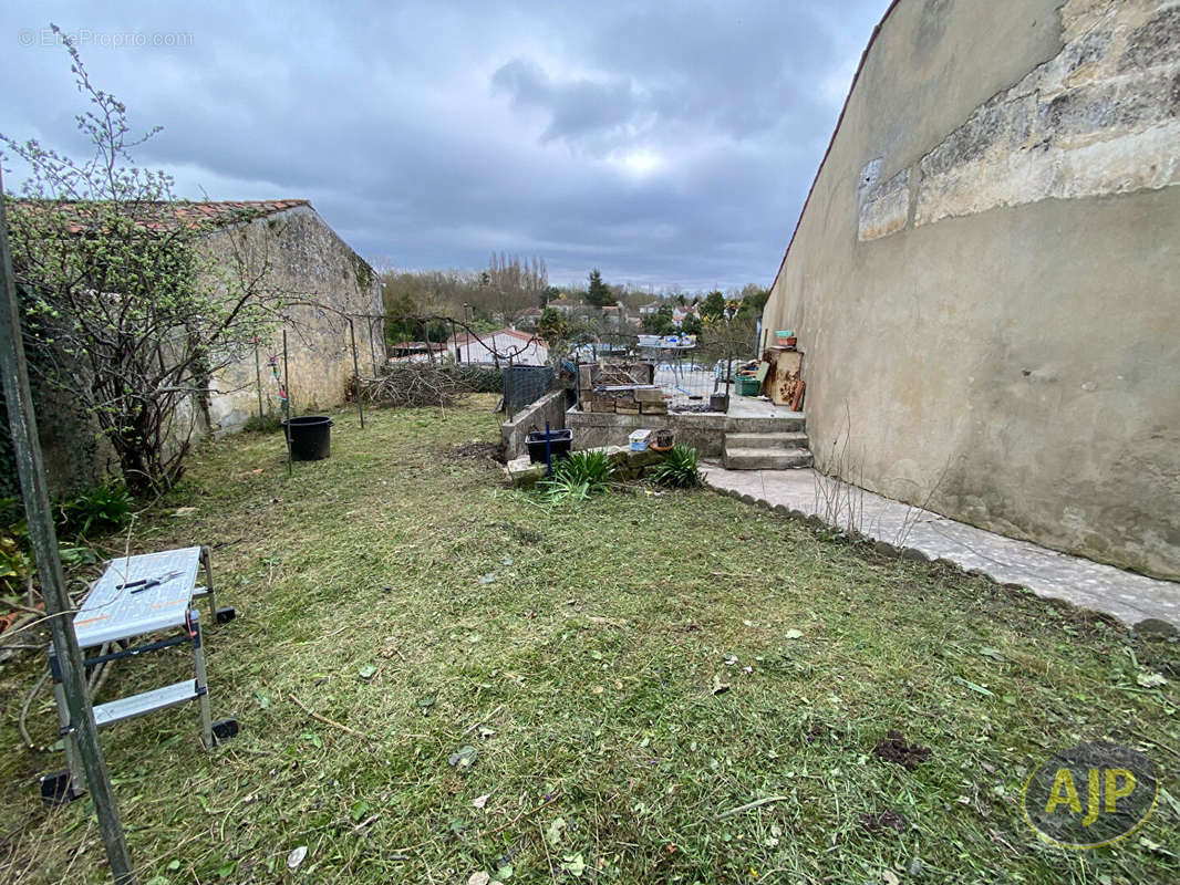 Maison à PONS