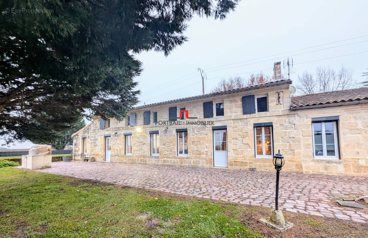 Maison à BLAYE