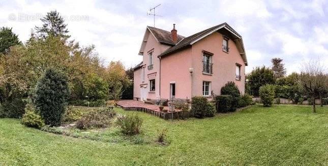 Maison à BEAUNE-LA-ROLANDE