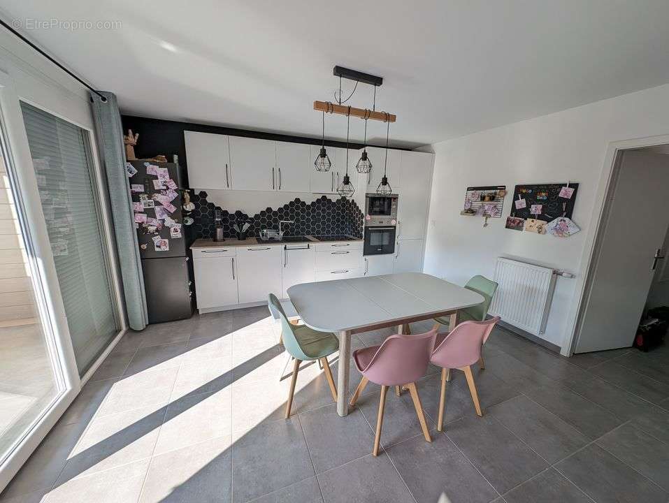 Appartement à CHALLES-LES-EAUX