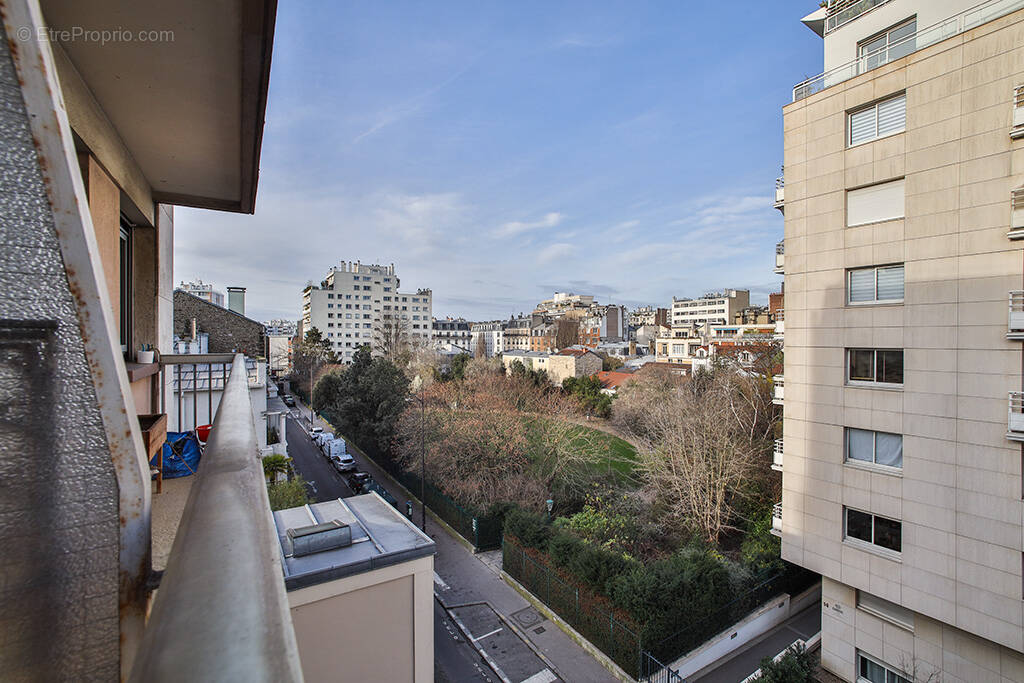 Appartement à PARIS-14E