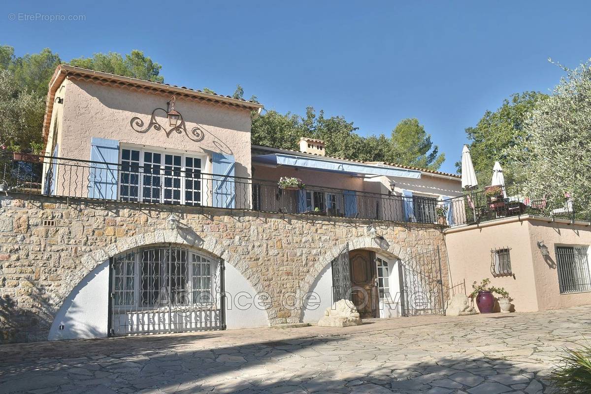 Maison à VALBONNE