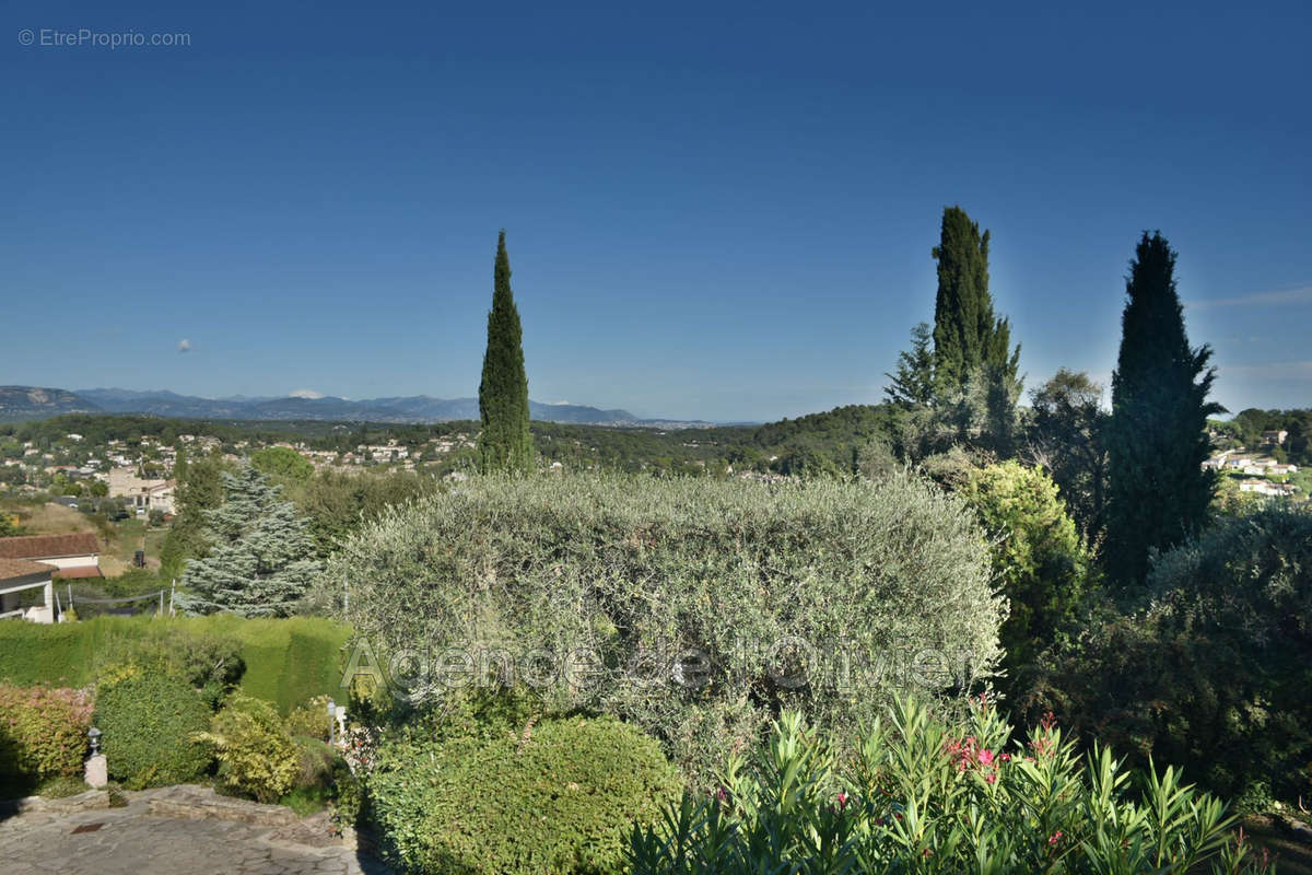 Maison à VALBONNE