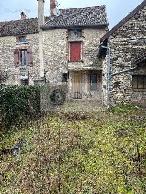 Maison à MONTIGNY-SUR-AUBE