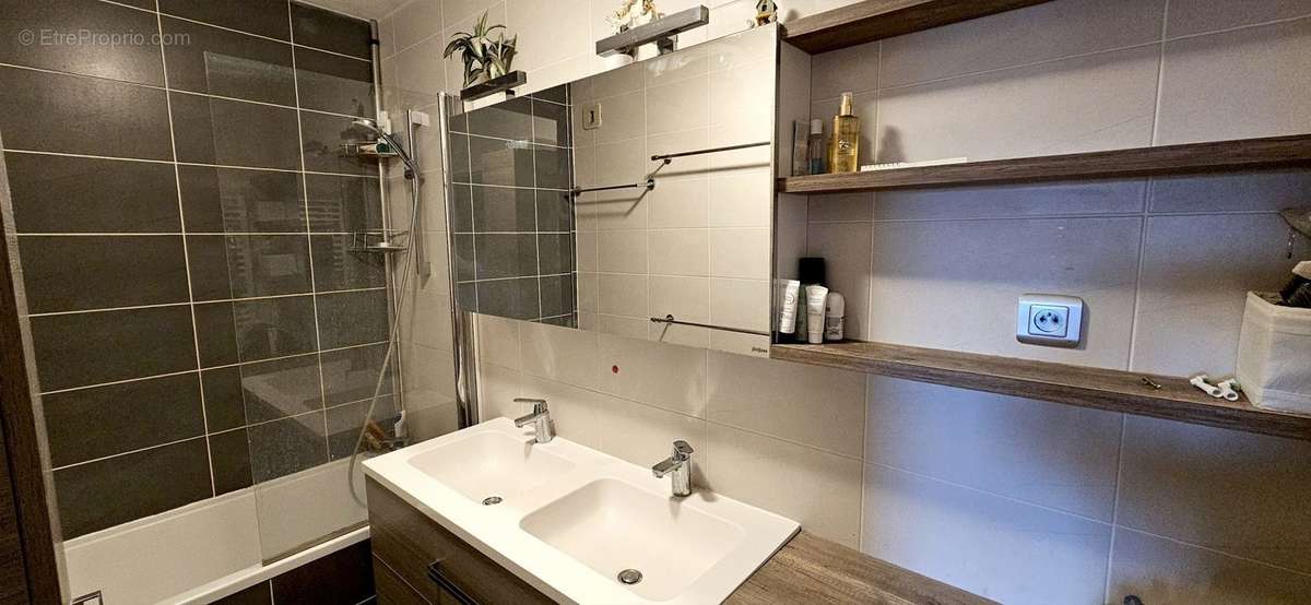 Appartement à LYON-5E