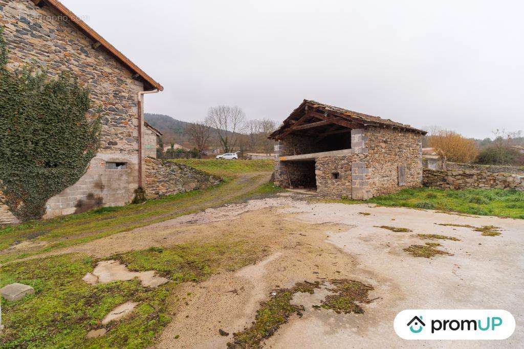 Maison à RETOURNAC