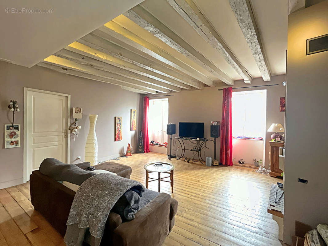 Appartement à COLIGNY