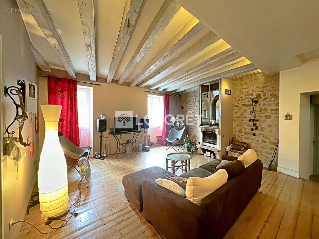 Appartement à COLIGNY