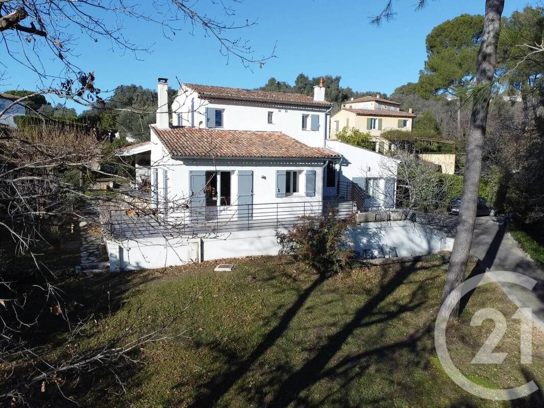 Maison à VALBONNE