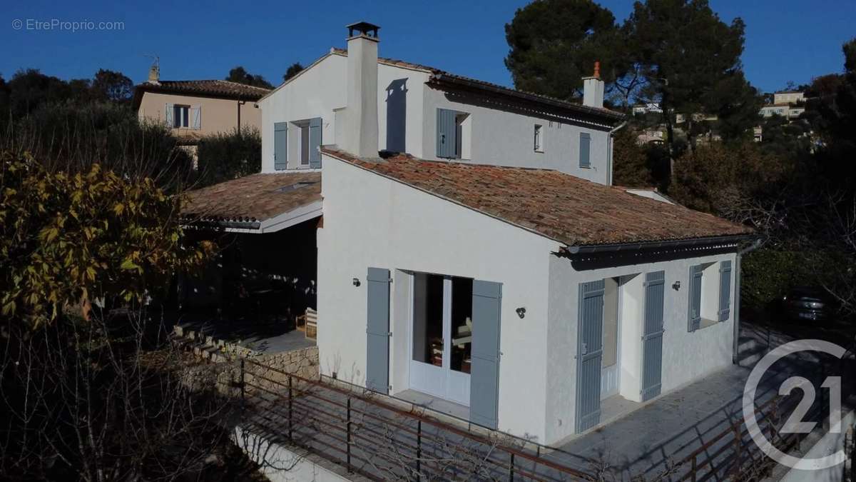 Maison à VALBONNE