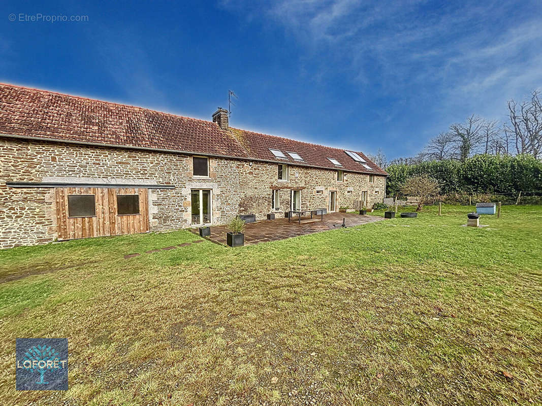 Maison à SAINT-HILAIRE-DU-HARCOUET