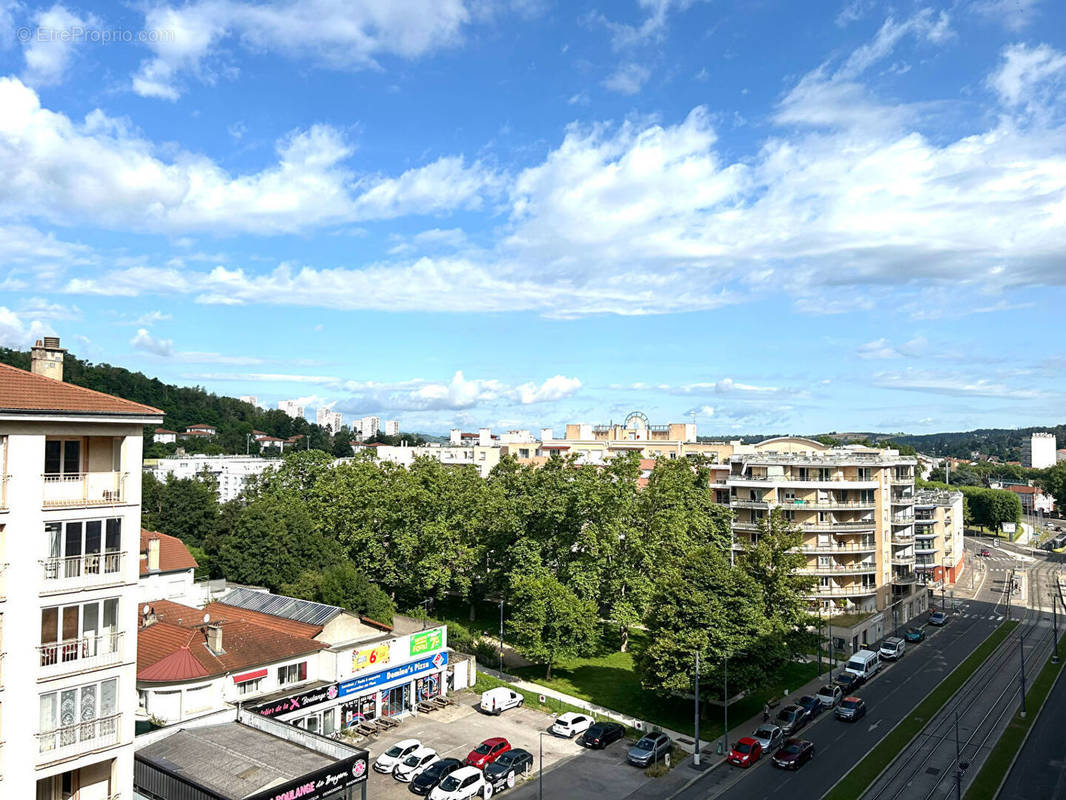 Appartement à SAINT-ETIENNE