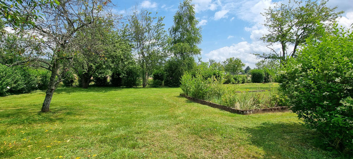 Terrain à SAINT-GERMAIN-LE-CHATELET