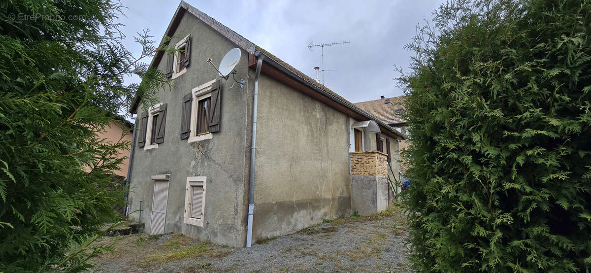 Maison à ROUGEMONT-LE-CHATEAU