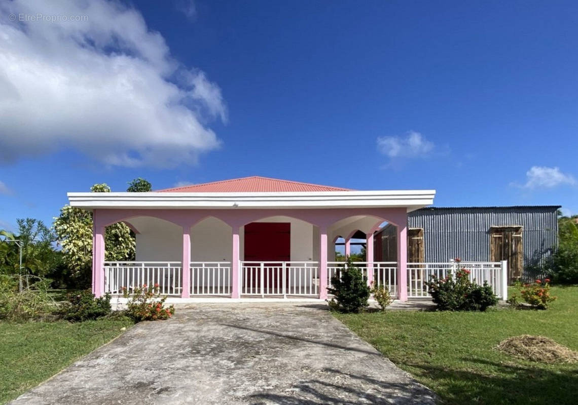 Maison à CAPESTERRE-DE-MARIE-GALANTE