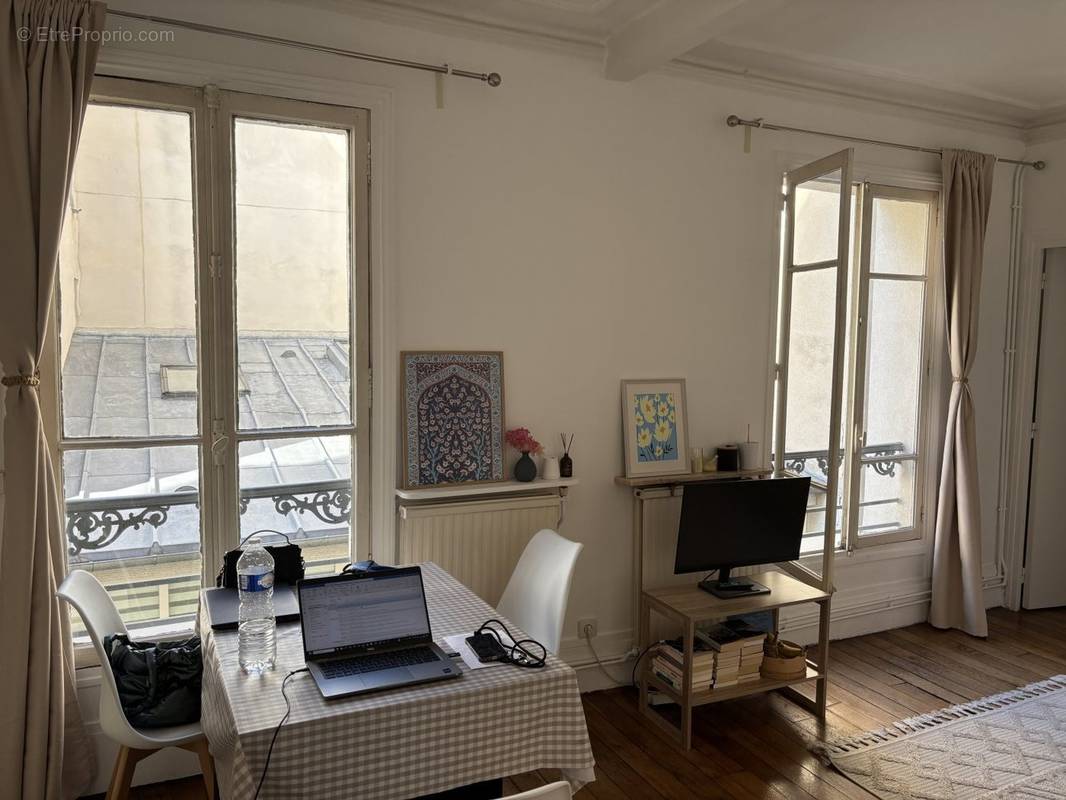 Appartement à PARIS-17E