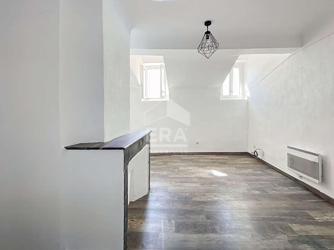 Appartement à MARSEILLE-1E