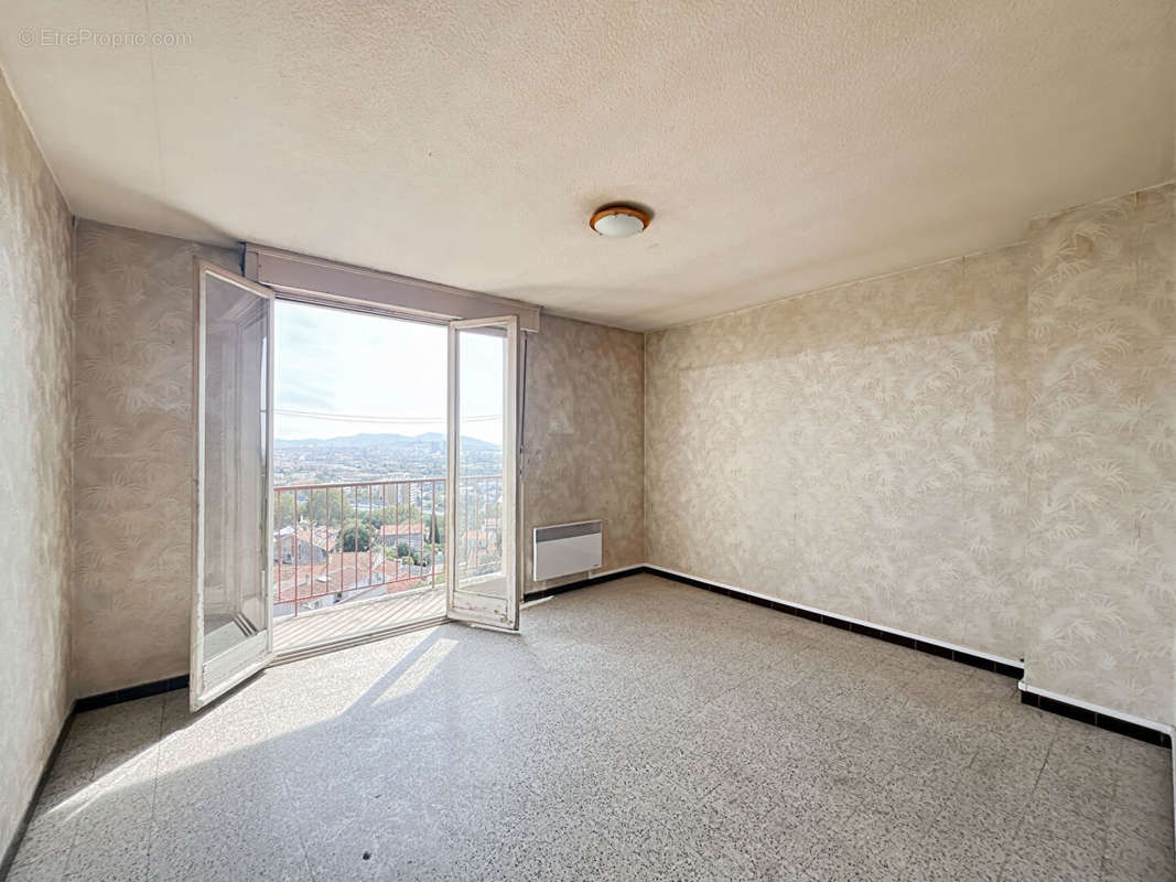 Appartement à MARSEILLE-15E