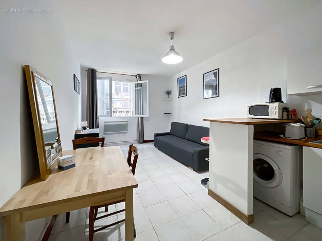 Appartement à MARSEILLE-1E