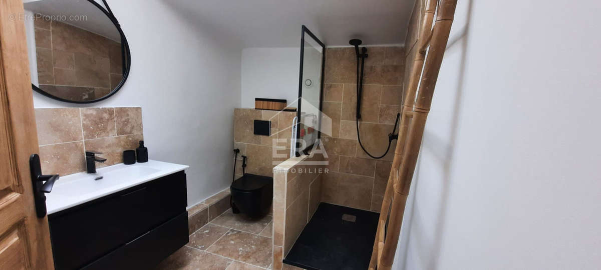 Appartement à MARSEILLE-4E