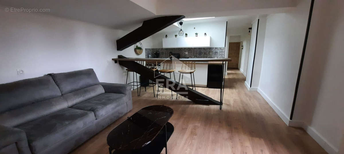 Appartement à MARSEILLE-4E