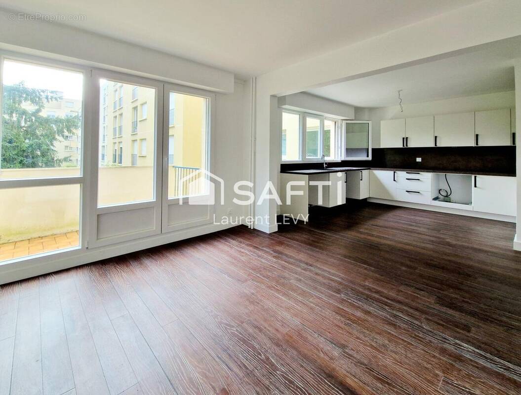 Photo 1 - Appartement à SAINT-MAUR-DES-FOSSES