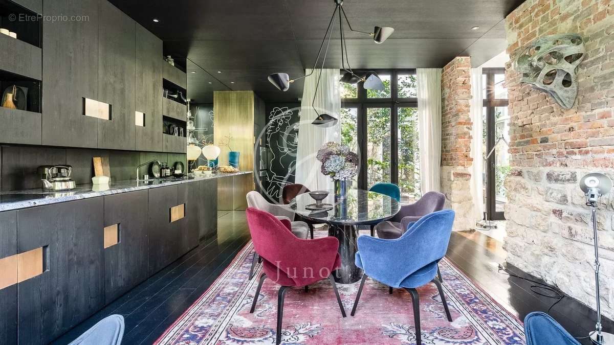 Appartement à PARIS-18E